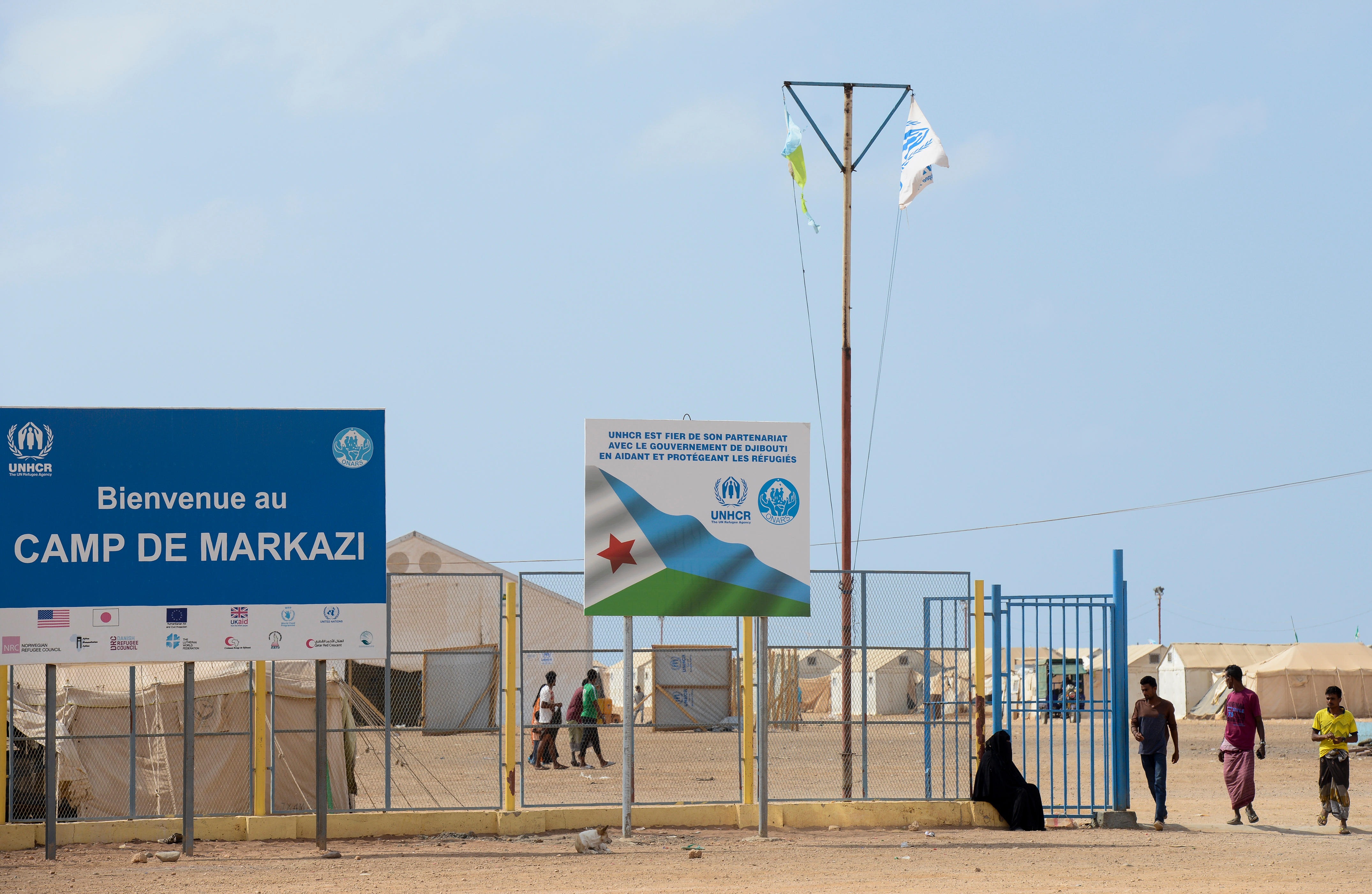 Des migrants partent de Djibouti pour le Yémen - et des personnes du Yémen fuient vers Djibouti. Sur la photo, le camp du HCR pour les réfugiés yéménites de Markazi.