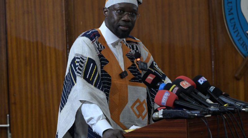 Sénégal : Le Premier ministre veut « sortir du modèle économique colonial » et concurrencer le français à l’école