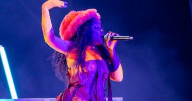 SZA s’en prend aux « bodyshamers » après un commentaire sur son « Brazilian Butt Lift »