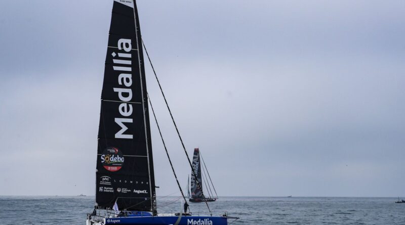 Vendée Globe : Frayeur pour la britannique Pip Hare, son bateau a démâté