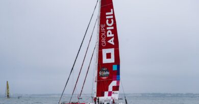 Vendée Globe : Touché mais pas coulé, Damien Séguin s’est blessé en essayant de réparer son bateau