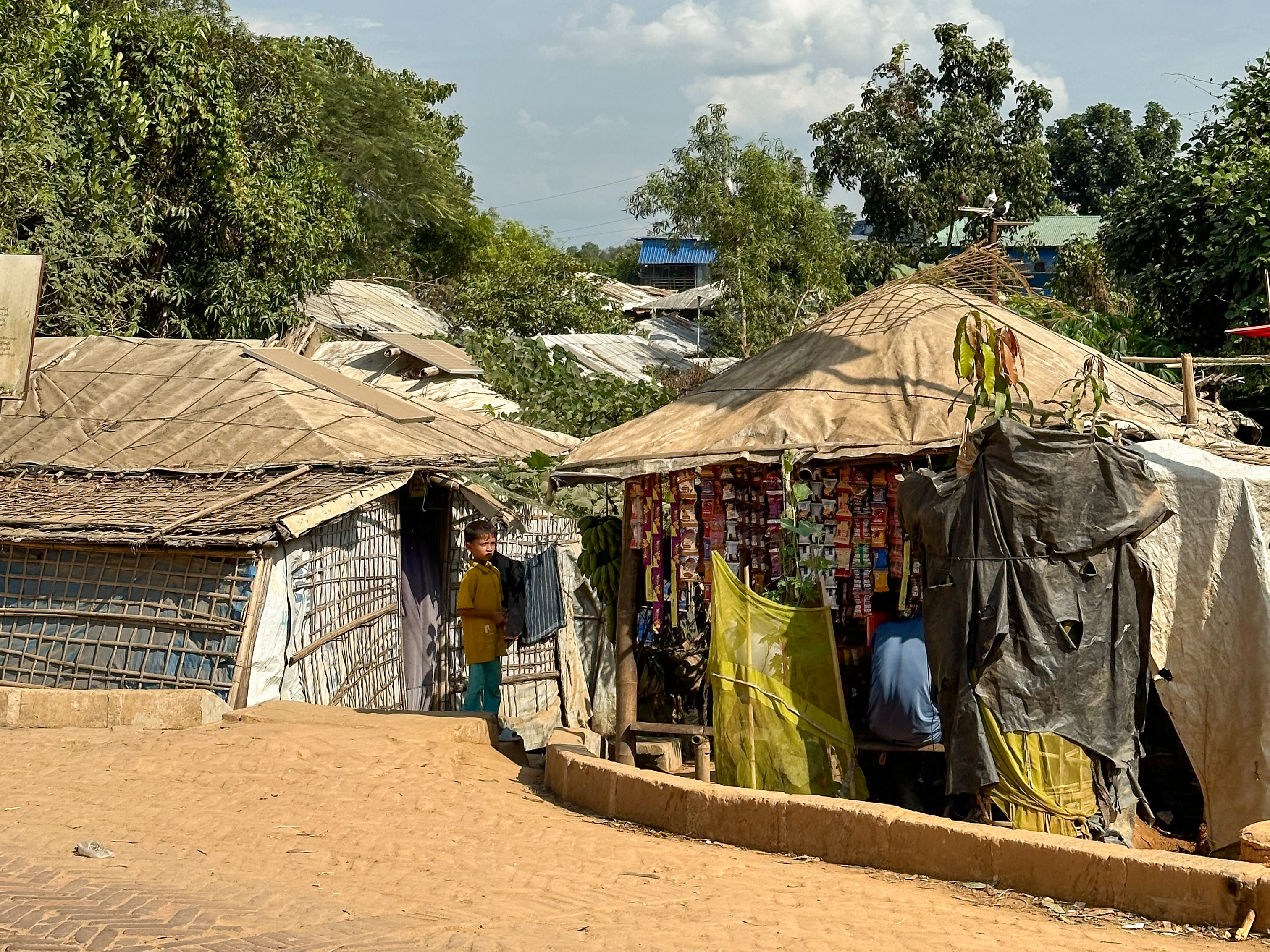 Plus d'un million de Rohingyas vivent dans 33 camps de réfugiés dans le sud du Bangladesh. Le gouvernement souhaite qu'ils retournent au Myanmar, un pays ravagé par la guerre civile.