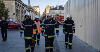 Bordeaux : Un incendie près de l’hôtel de ville ravage un immeuble de deux étages, une trentaine de personnes évacuées