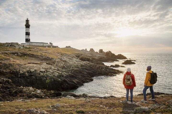 Mis en service en 1863, le phare du Créac'h va devoir abandonner son bain de mercure pour une solution moins toxique.