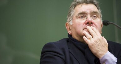 « Dégraisser le mammouth », du PS à Sarkozy, climatosceptique... Claude Allègre, un homme de controverses