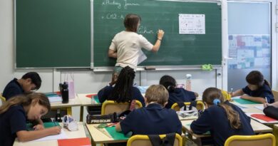 Education nationale : Mais pourquoi 92 % des enseignants dépensent 300 euros par an pour leur classe ?