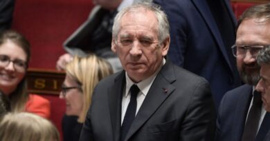 En images : De LFI au RN, photos et petites phrases après le grand oral de François Bayrou à l’Assemblée nationale