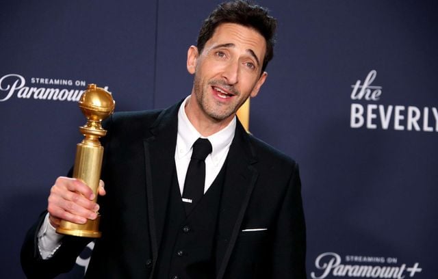 Adrien Brody, 51 ans, n’a pas déchanté aux Golden Globes, grâce à « The Brutalist ». L’ancien « Pianiste » a été désigné meilleur acteur dramatique pour son rôle d’un architecte survivant de l’Holocauste et tentant de refaire sa vie aux États-Unis.