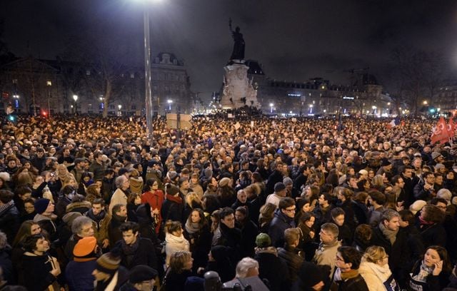 Un rassemblement place de la République à Paris, après l’attaque du 7 janvier contre la rédaction du magazine satirique Charlie Hebdo.