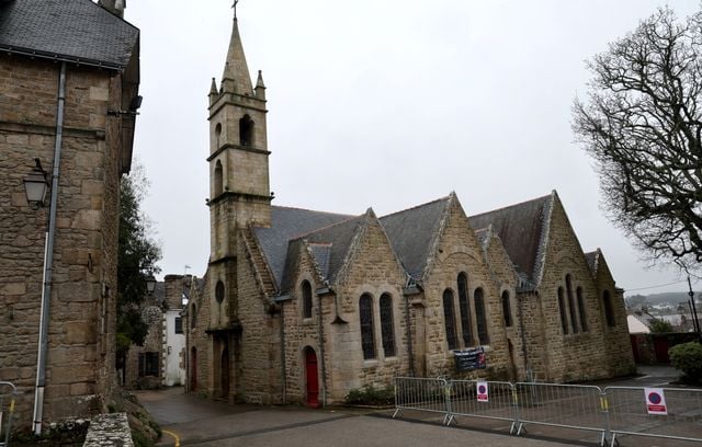 L’église Saint-Joseph à la Trinité-sur-Mer où a eu lieu la messe pour les funérailles de Jean-Marie Le Pen.