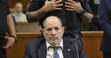 Etats-Unis : Atteint d’une leucémie, Harvey Weinstein « supplie » la justice de le sortir de son « trou »