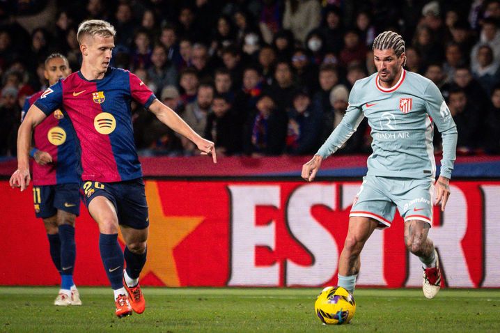 Souvent brillant durant la première partie de saison avec le Barça, Dani Olmo n'a plus le droit de participer à la Liga cette saison sous le maillot blaugrana, ce qui a déclenché une crise colossale au sein du club catalan.