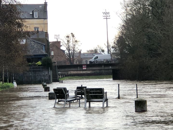 A Rennes, le niveau de la Vilaine est monté haut le jeudi 9 janvier 2025. Des crues qui ont occasionné des inondations dans plusieurs secteurs.