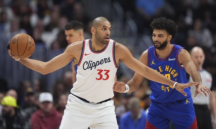 Nicolas Batum affrontait les Nuggets de Jamal Murray, le 8 janvier en pleine catastrophe naturelle à Los Angeles.