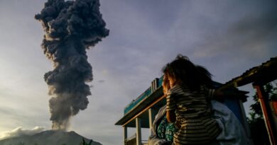 Indonésie : Une éruption volcanique entraîne l’évacuation de milliers d’habitants