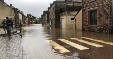 Inondations dans l’Ouest : « C’est honteux »… Les sinistrés écœurés par les badauds qui les prennent en photo