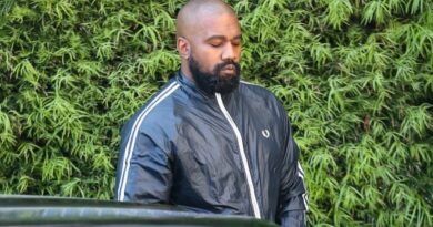 Kanye West commence l’année 2025 en reprenant sa croisade contre Adidas