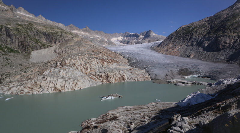 Le trésor des glaciers suisses, entre bactéries mangeuses de plastique et médicaments nouveaux