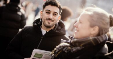 Législative partielle en Isère : LFI annonce la défaite de son candidat Lyes Louffok