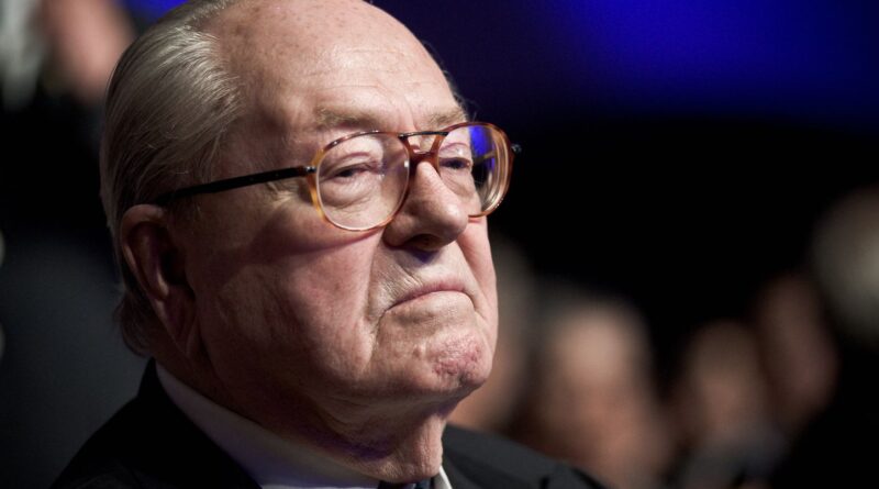 Mort de Jean-Marie Le Pen : « Le jour de gloire »… Se réjouir d’un décès est-il plus acceptable sur les réseaux sociaux ?