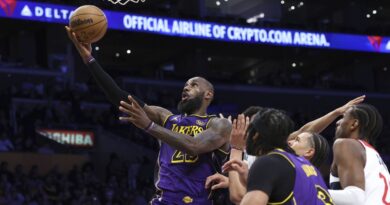 NBA : A 40 ans, LeBron James continue de dominer la concurrence avec un nouveau triple-double