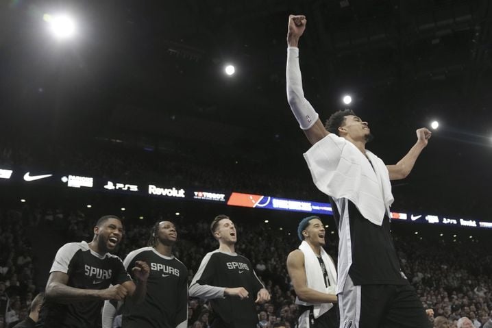 Victor Wembanyama a pris soin de bien savourer ce succès majeur à ses yeux des Spurs, jeudi soir lors du premier choc des NBA Paris Games.