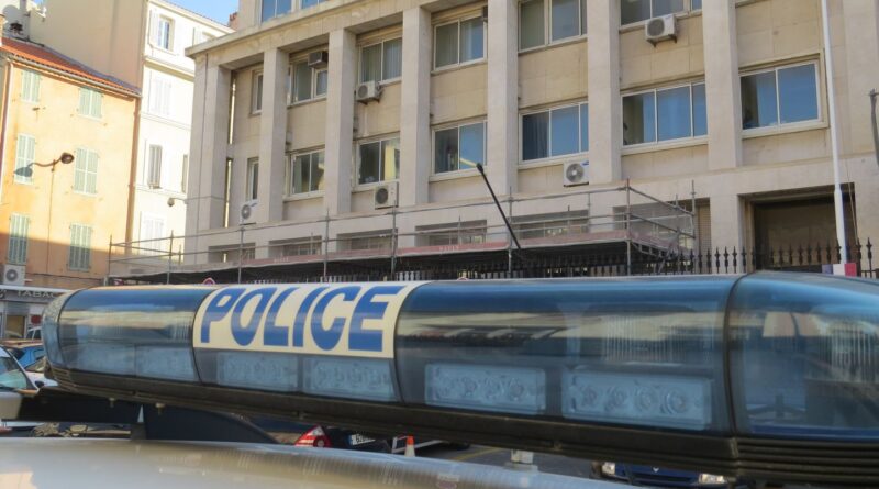 Nîmes : Le corps d’un homme partiellement dénudé retrouvé dans un ruisseau