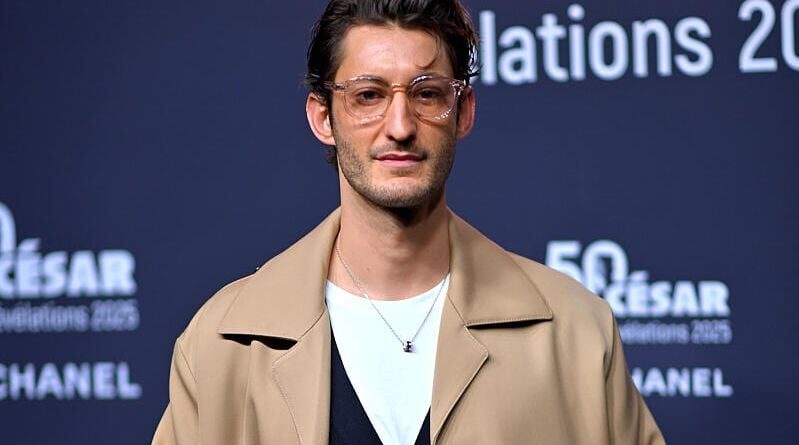 Pierre Niney se réjouit du succès du « Comte de Monte-Cristo »… Michèle Bernier boudée par les Molières…