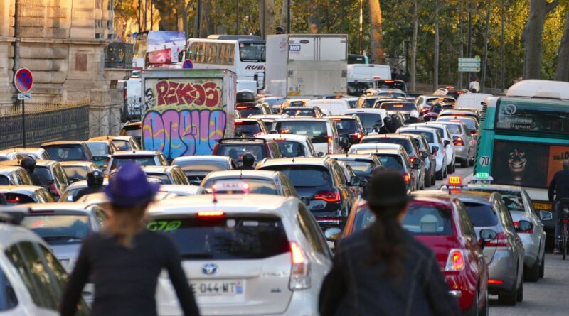 Si vous avez une vieille voiture, votre circulation sera limitée dans quatre métropoles