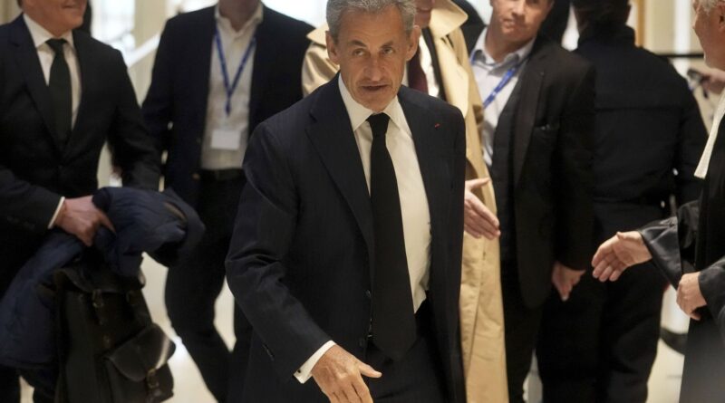 Soupçons de financement libyen : Ironie et escarmouches à l’ouverture du procès de Sarkozy