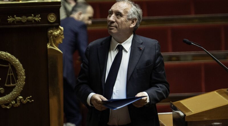 Toute l’info en 2 minutes : Pas de censure pour Bayrou, début de « conclave » et mort de David Lynch