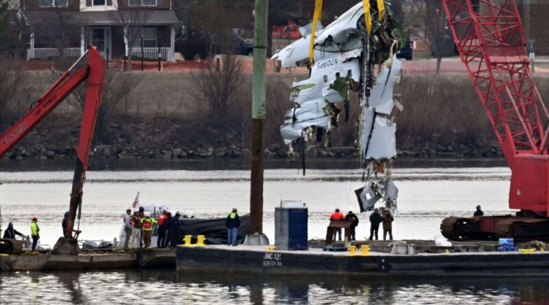 Crash à Washington : Les premiers éléments de l’avion repêchés… 55 victimes identifiées