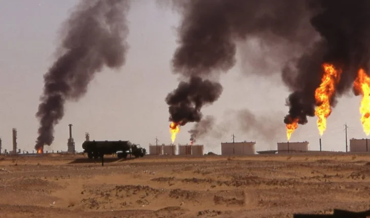 Champs pétrolier de Hassi Messaoud (Algérie)