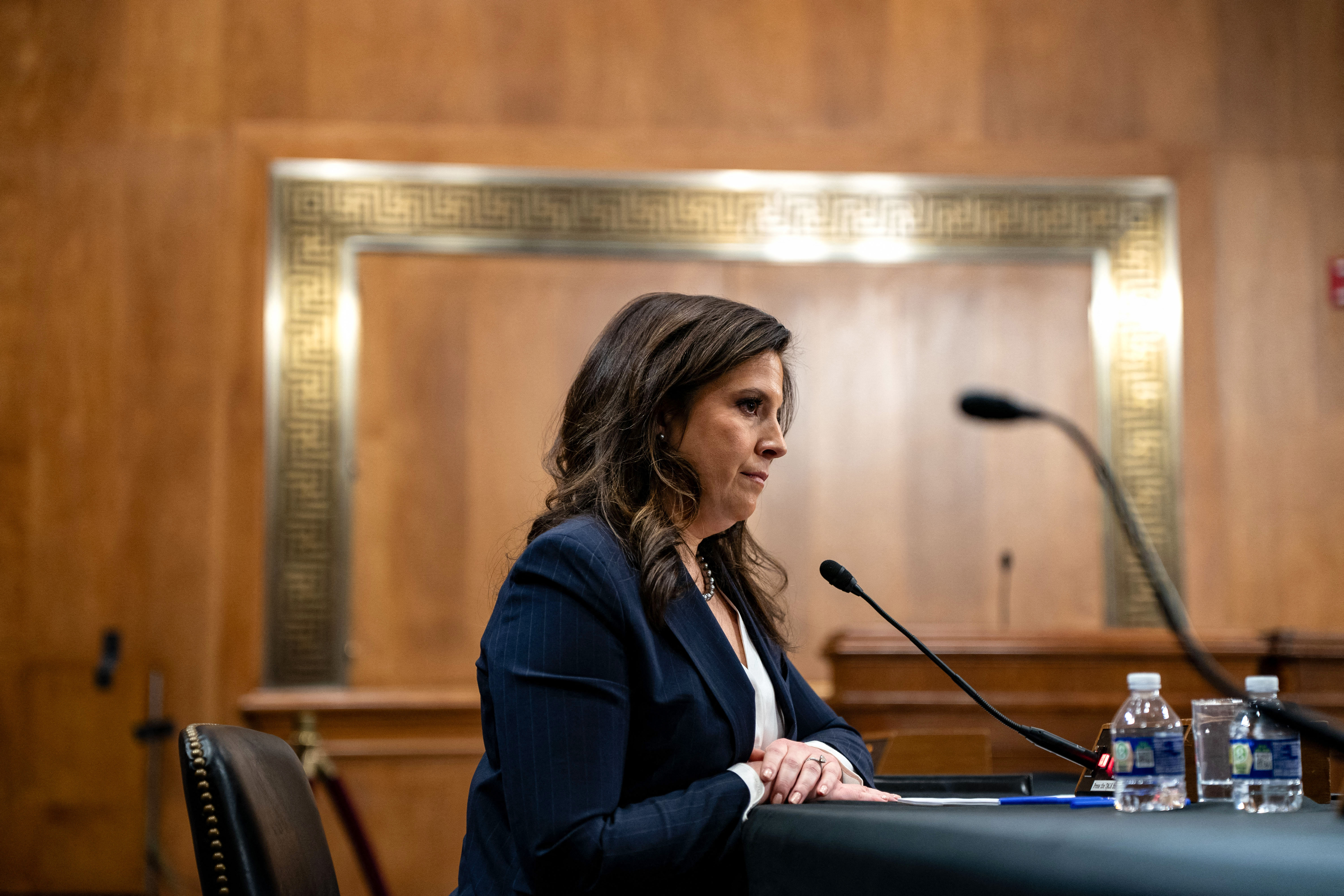 La républicaine Elise Stefanik témoigne devant la commission des affaires étrangères du Sénat sur sa nomination au poste d'ambassadeur auprès des Nations unies, au Capitole, le 21 janvier 2025 à Washington.