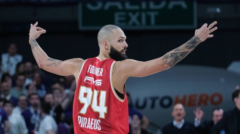 Euroligue : Retour « à émotions » pour Evan Fournier, qui mate le Paris Basket avec l’Olympiakos