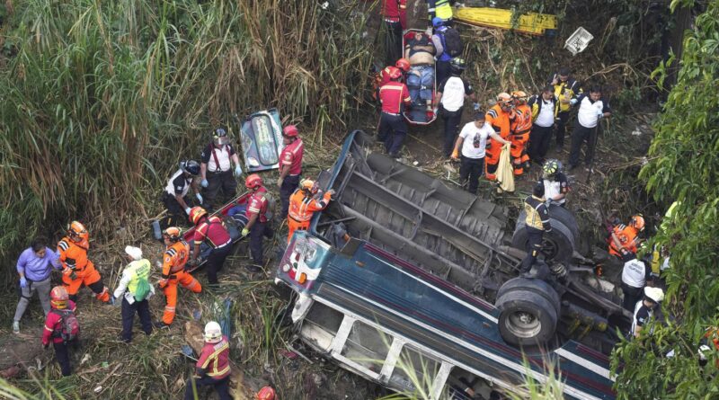 Guatemala : Un autocar chute d’un pont causant la mort d’au moins 51 passagers