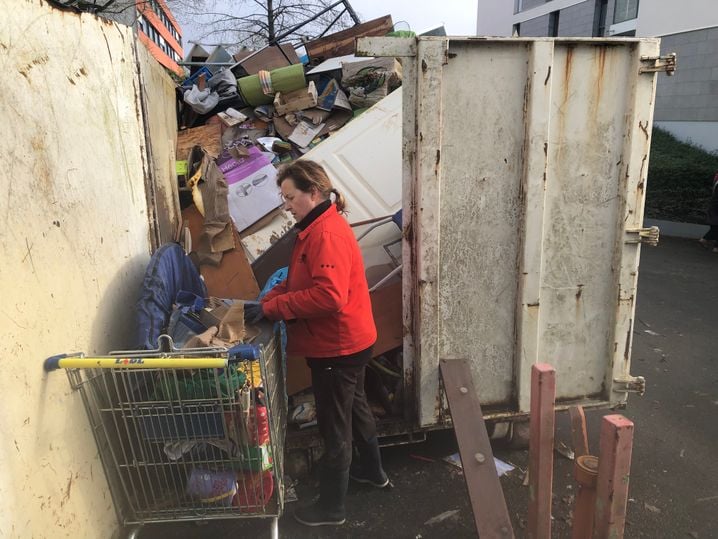 Des bennes ont été installées par la ville de Rennes dans les secteurs sinistrés par les inondations.