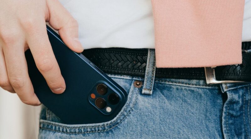 Journée sans portable : Le téléphone dans la poche (donc près des testicules) augmente-t-il le risque d’être stérile ?