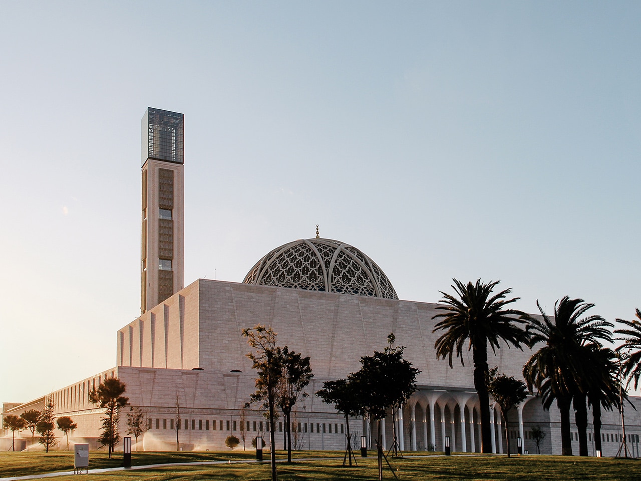 Djamaâ el Djazaïr: the Great Mosque of Algiers is the third largest in ...