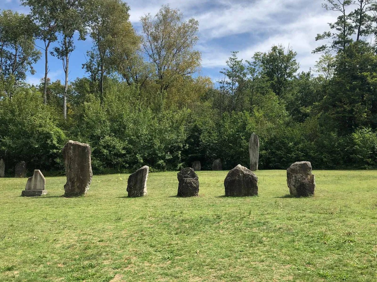 Les menhirs de Clendy.