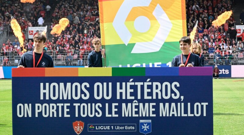 Ligue 1 : des organisations dénoncent la multiplication des actes homophobes