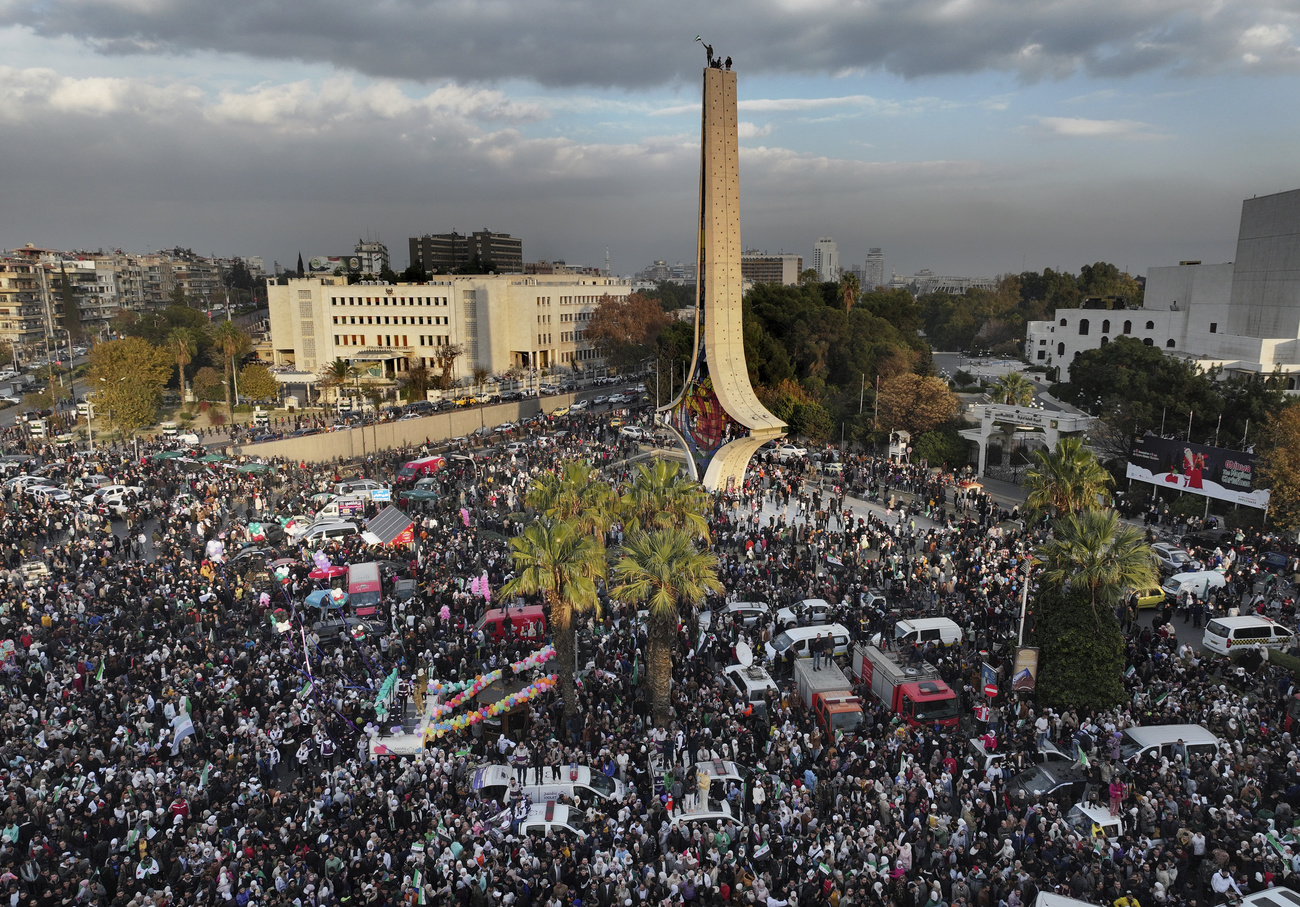 Une célébration de l’éviction du gouvernement de Bachar al-Assad, sur la place des Omeyyades, à Damas, le 20 décembre 2024.