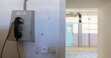 Prison : Le portable est un « fléau » et un danger mais le fixe est trop cher, quel téléphone en prison ?