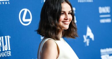 Selena Gomez et Benny Blanco surprennent pour la St-Valentin… Lily Allen est « plus forte » après un séjour en institut