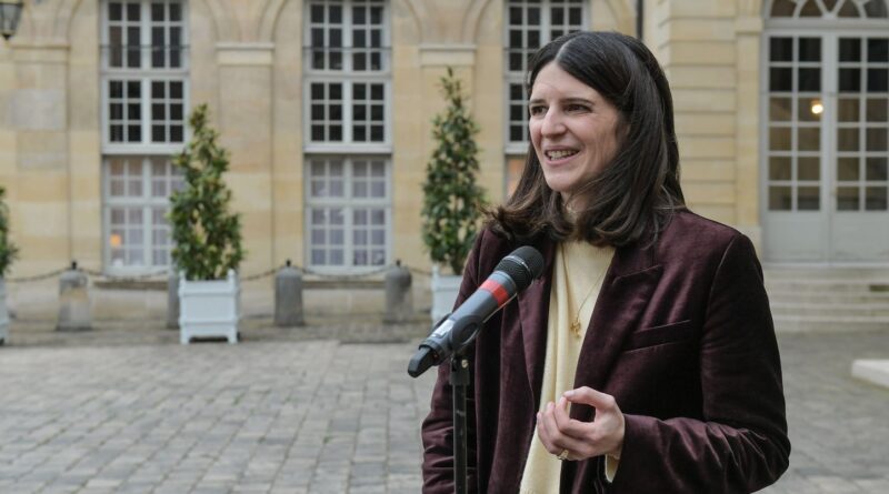 Sommet de l’IA à Paris : « Je l’utilise tout le temps sans m’en rendre compte », constate la ministre Clara Chappaz