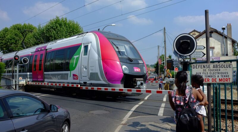 Val d’Oise : Une voiture à nouveau percutée par un train au passage à niveau le plus dangereux de France