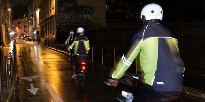 Urban Circus a développé un casque réfléchissant.