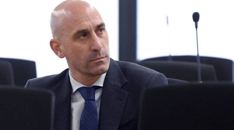 Affaire du baiser forcé : Le parquet réclame un nouveau procès pour Luis Rubiales, condamné pour agression sexuelle