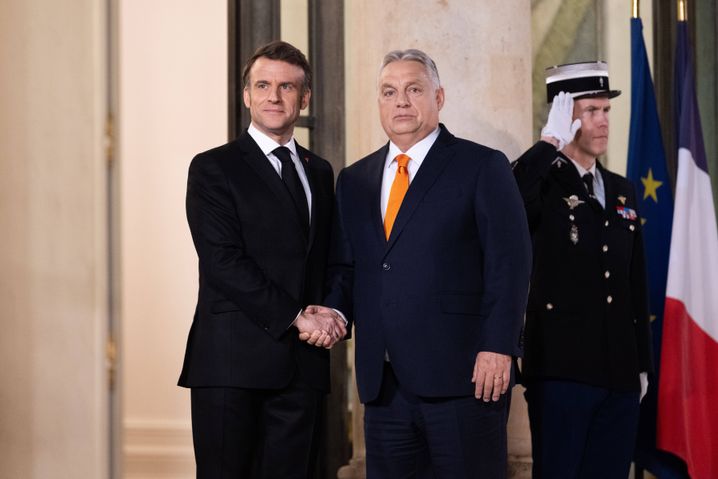 Le président hongrois Viktor Orban lors de sa récente visite à Paris aux côtés d'Emmanuel Macron.