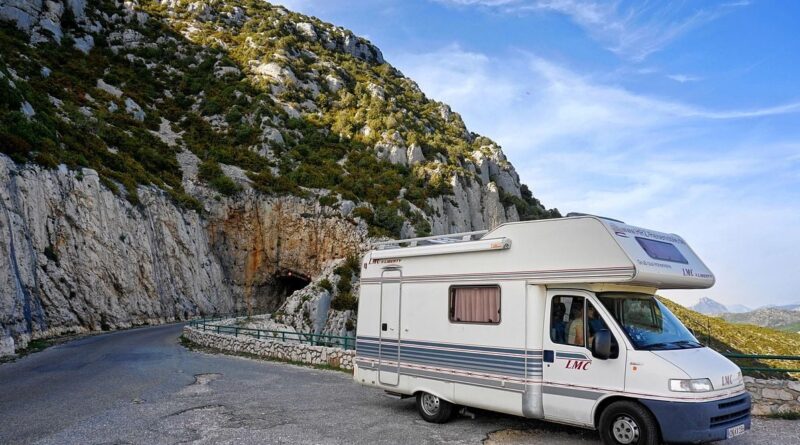 Il découvre un migrant clandestin à l’arrière de son camping-car, un couple contraint de payer 1.800 euros d’amende